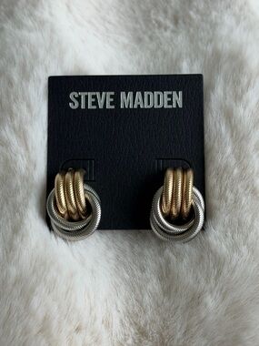 🆕 Steve Madden Two-Tone Knotted Hoop Earrings in Gold and Silver!